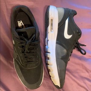 Women’s nikes
